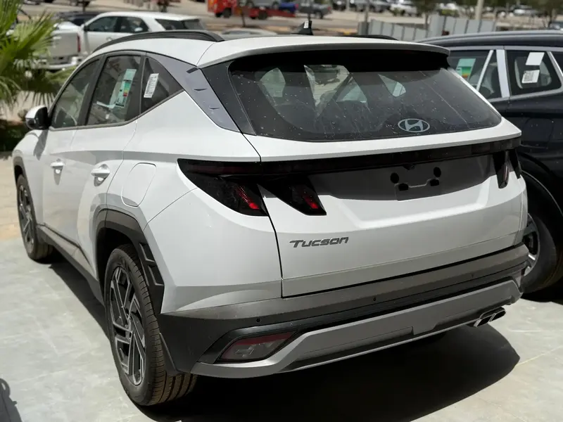 Discover undefined undefined Exterior Interior Images.Find all aspects and details of cars.