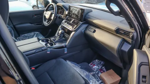 Discover undefined undefined Exterior Interior Images.Find all aspects and details of cars.