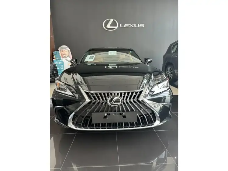 Lexus ES 2025