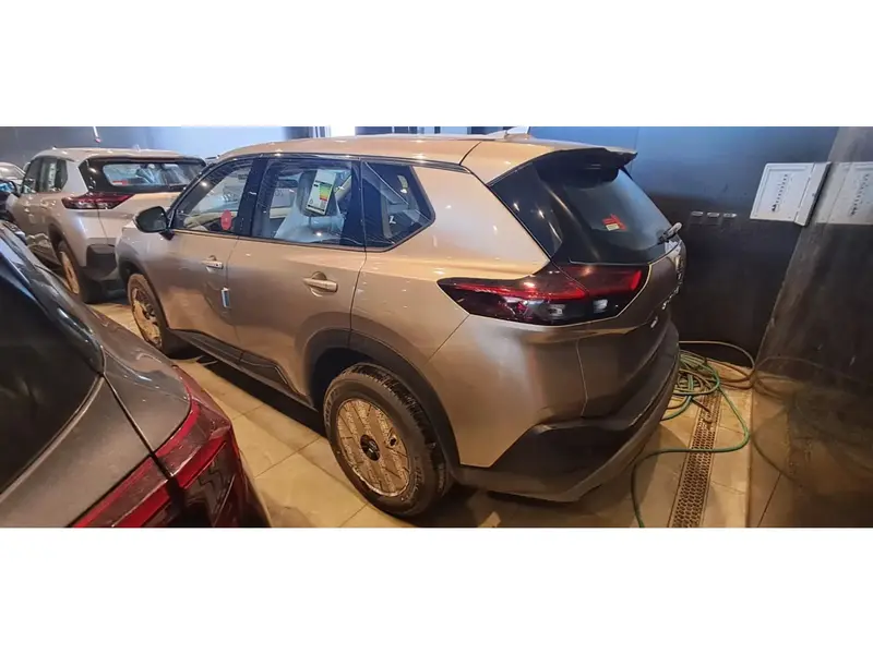 Discover undefined undefined Exterior Interior Images.Find all aspects and details of cars.