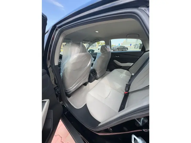 Discover undefined undefined Exterior Interior Images.Find all aspects and details of cars.