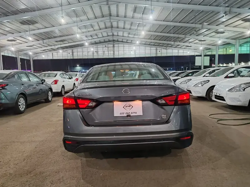 Nissan Altima 2021
