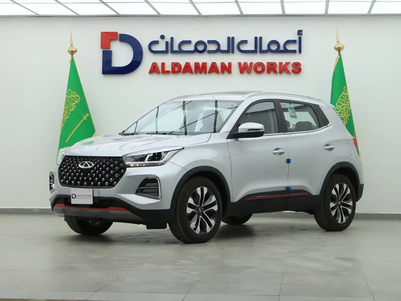 استكشف undefined undefined الصور الخارجية والداخلية. اكتشف جميع جوانب وتفاصيل السيارات.