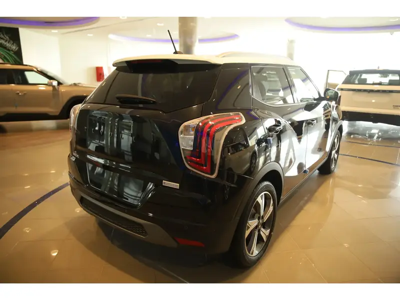 Discover undefined undefined Exterior Interior Images.Find all aspects and details of cars.