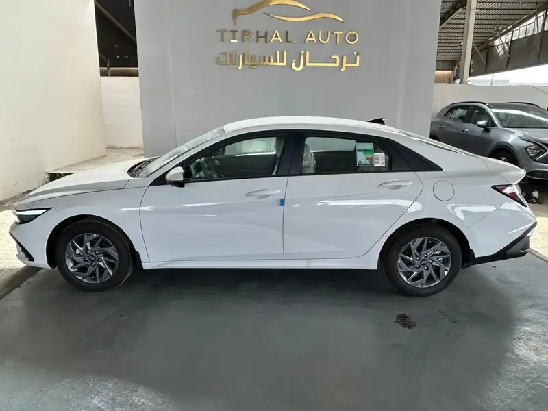 Hyundai Elantra 2025
