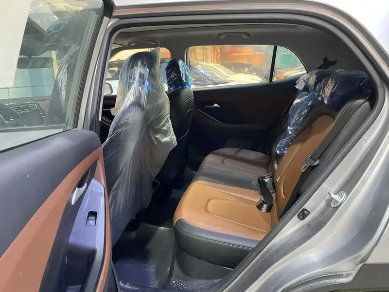 Discover undefined undefined Exterior Interior Images.Find all aspects and details of cars.