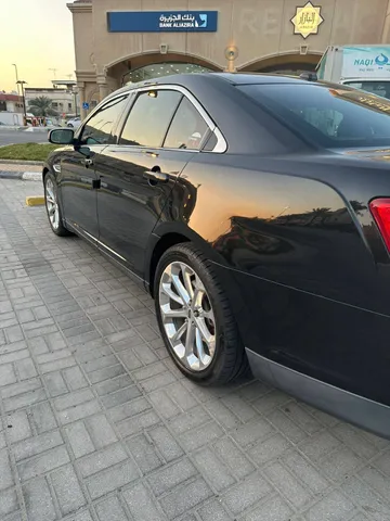 Discover undefined undefined Exterior Interior Images.Find all aspects and details of cars.