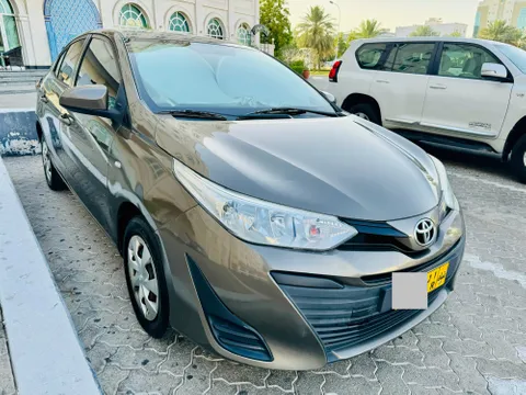 استكشف undefined undefined الصور الخارجية والداخلية. اكتشف جميع جوانب وتفاصيل السيارات.