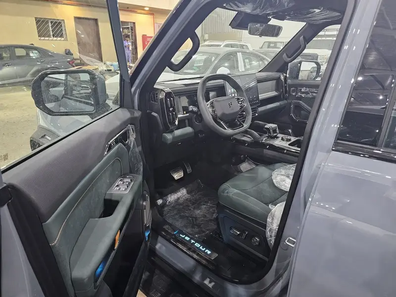 Discover undefined undefined Exterior Interior Images.Find all aspects and details of cars.