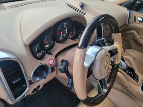 Porsche Cayenne S Platinum Edition 2016