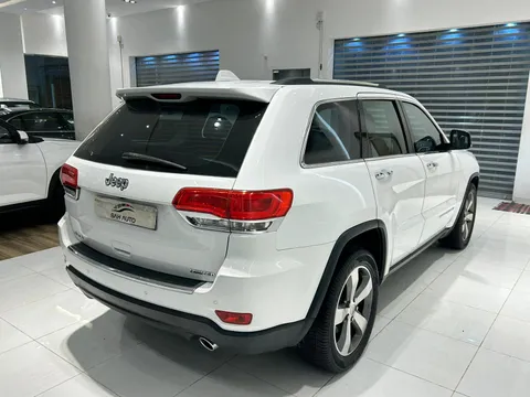 Jeep Grand Cherokee Limited 5.7L 2015