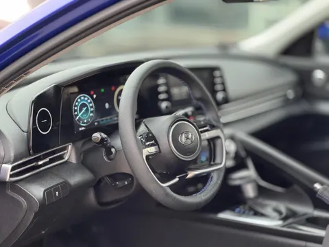 Discover undefined undefined Exterior Interior Images.Find all aspects and details of cars.