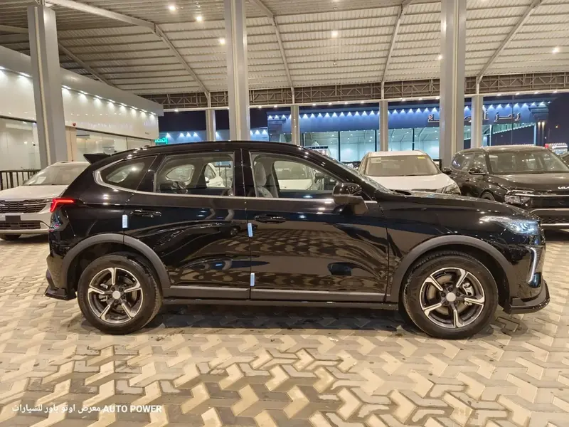 Discover undefined undefined Exterior Interior Images.Find all aspects and details of cars.