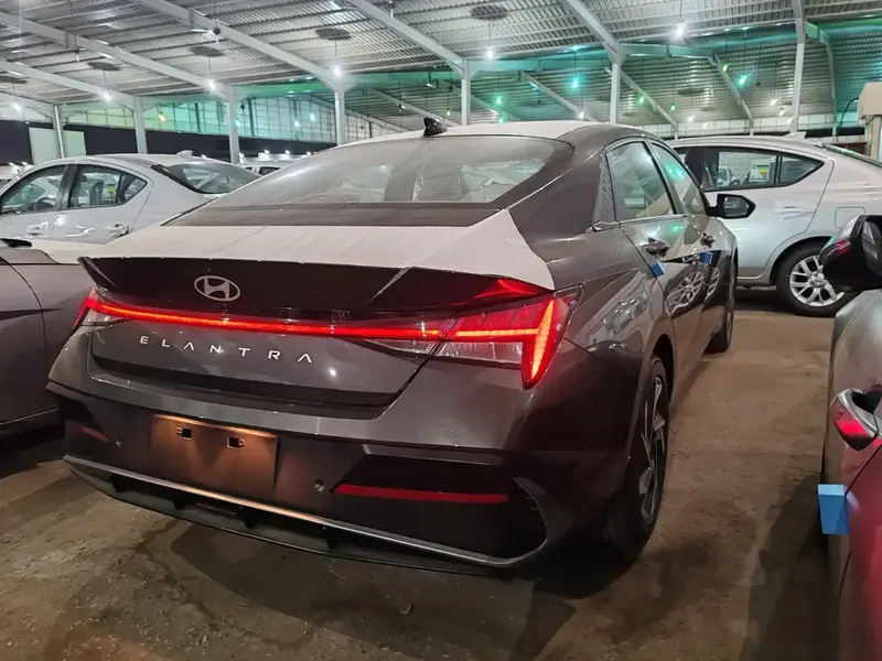 Hyundai Elantra 2025