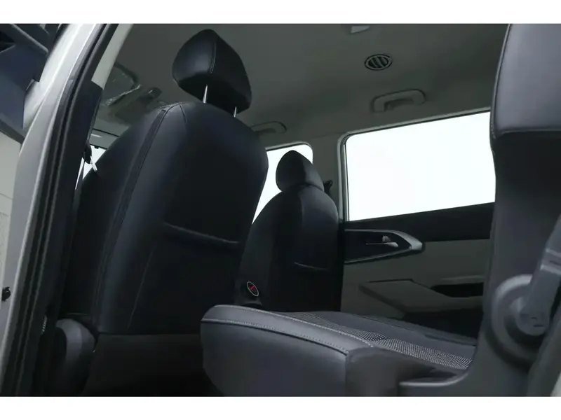 Discover undefined undefined Exterior Interior Images.Find all aspects and details of cars.