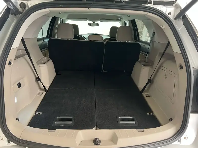 Discover undefined undefined Exterior Interior Images.Find all aspects and details of cars.
