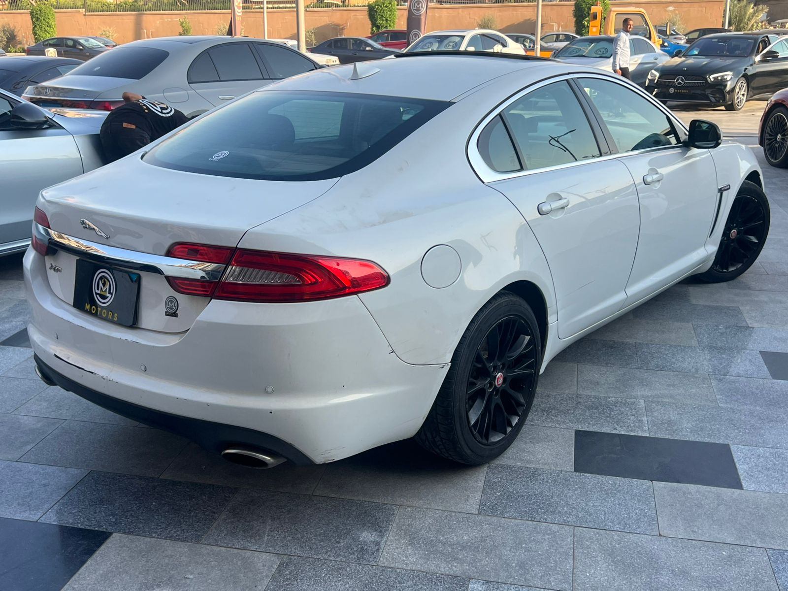 جاكوار XF 2014