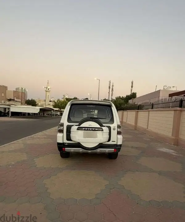 ميتسوبيشي باجيرو 2009