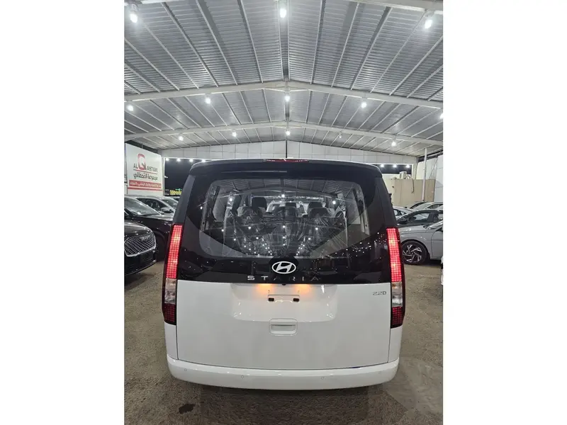 Discover undefined undefined Exterior Interior Images.Find all aspects and details of cars.