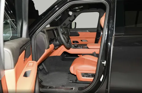Discover undefined undefined Exterior Interior Images.Find all aspects and details of cars.