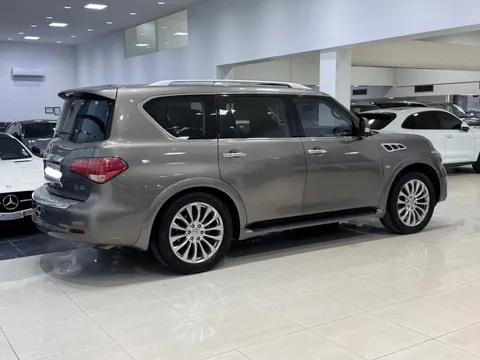 إنفينيتي QX80 2015