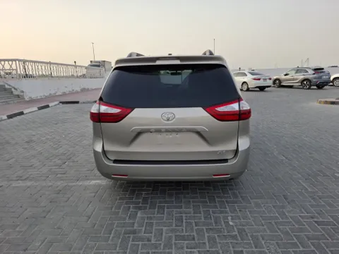 Toyota Sienna 2017