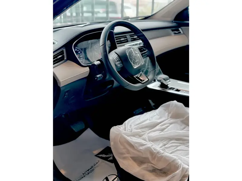 Discover undefined undefined Exterior Interior Images.Find all aspects and details of cars.