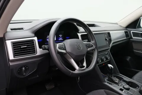 Discover undefined undefined Exterior Interior Images.Find all aspects and details of cars.