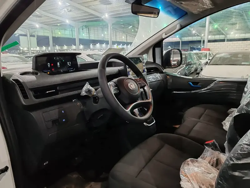 Hyundai Staria 2025