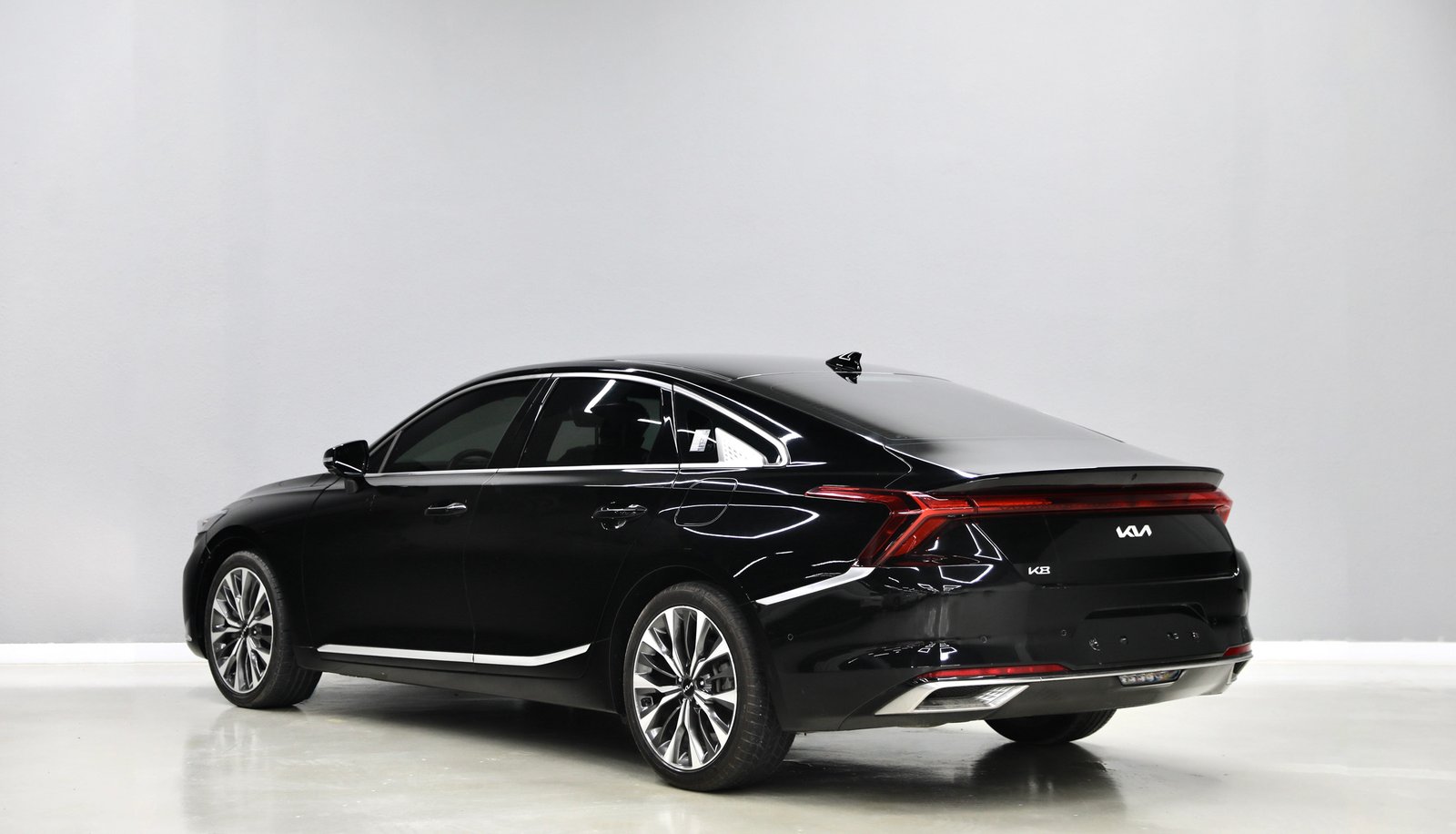 Discover undefined undefined Exterior Interior Images.Find all aspects and details of cars.