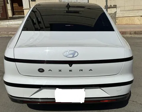 Discover undefined undefined Exterior Interior Images.Find all aspects and details of cars.