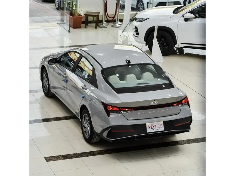 Hyundai Elantra 2025