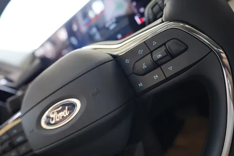 Discover undefined undefined Exterior Interior Images.Find all aspects and details of cars.