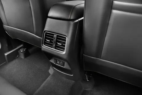 Discover undefined undefined Exterior Interior Images.Find all aspects and details of cars.