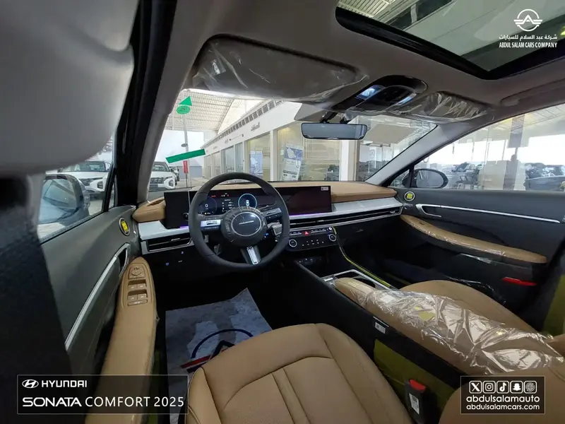 Discover undefined undefined Exterior Interior Images.Find all aspects and details of cars.