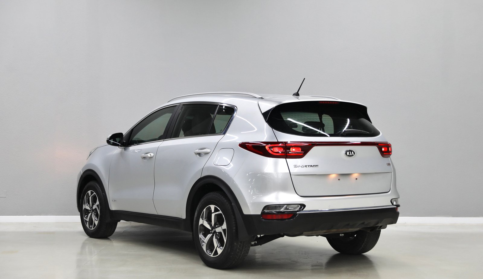 Discover undefined undefined Exterior Interior Images.Find all aspects and details of cars.