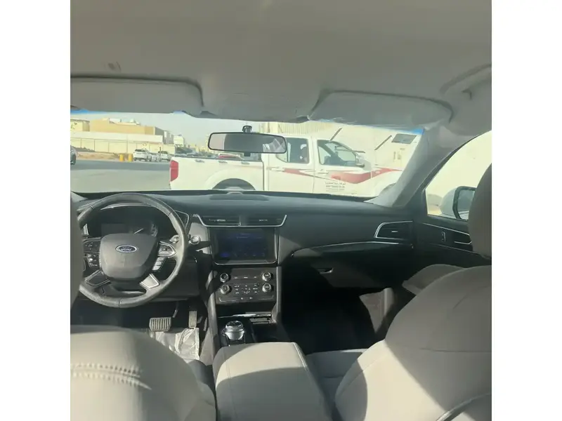 Ford Taurus 2020