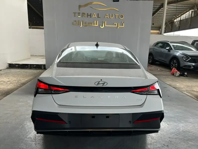 Hyundai Elantra 2025