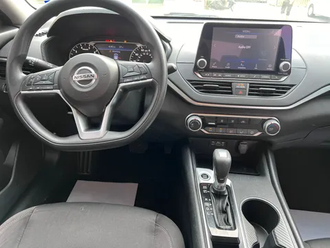 Discover undefined undefined Exterior Interior Images.Find all aspects and details of cars.
