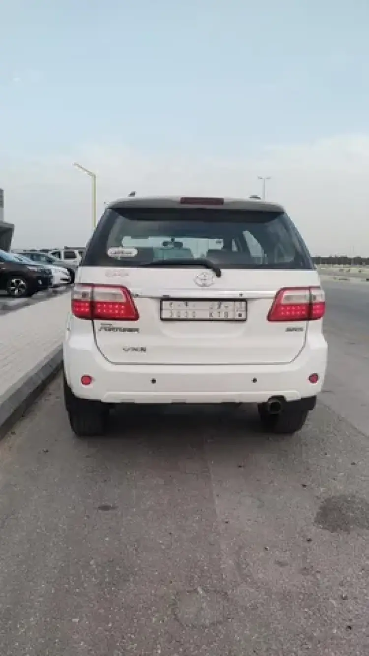 toyota toyota-fortuner image Toyota Fortuner 2011