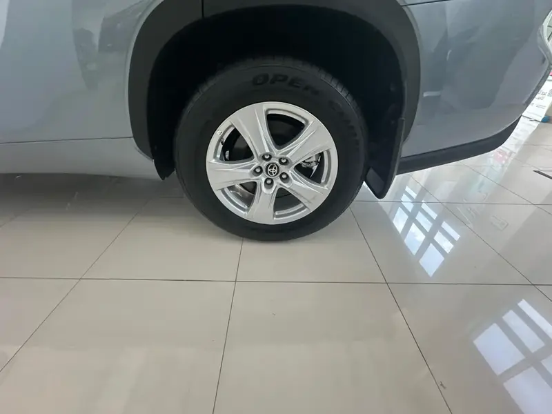 Toyota Highlander 2024 LE Hybrid 4x2