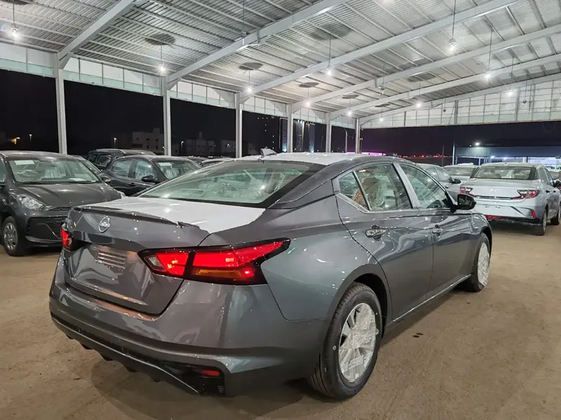 Nissan Altima 2024