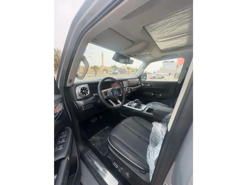 Discover undefined undefined Exterior Interior Images.Find all aspects and details of cars.