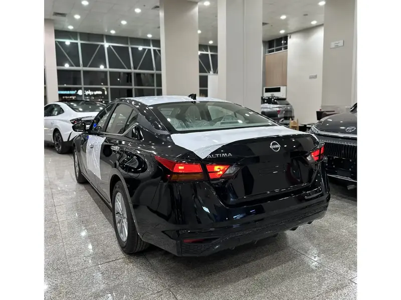 Nissan Altima 2025