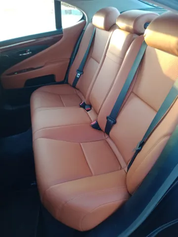 Lexus LS 460 4 door 4.6L SWB 2010