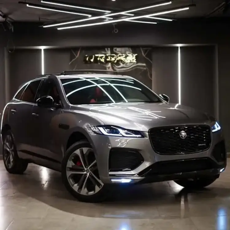 jaguar f-pace image New Jaguar F-Pace 2.0T R-Dynamic SE (250 PS) 2024