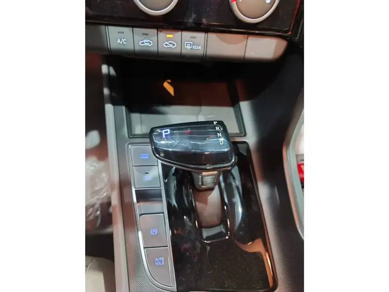 Hyundai Elantra 2025