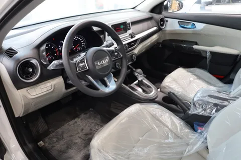Discover undefined undefined Exterior Interior Images.Find all aspects and details of cars.