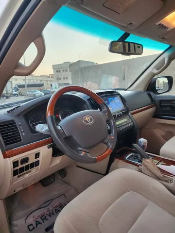 Discover undefined undefined Exterior Interior Images.Find all aspects and details of cars.