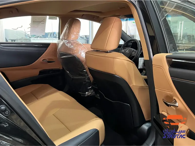 Discover undefined undefined Exterior Interior Images.Find all aspects and details of cars.